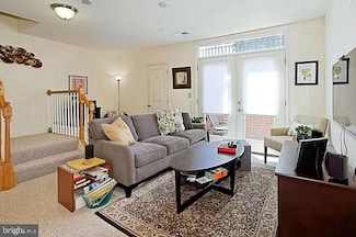 2665 Prosperity Ave Unit 6, Fairfax, VA 22031