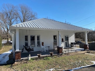 105 S 9th St, Central City, KY 42330