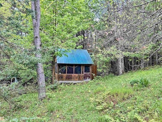 478 King Rd, Glover, VT 05875