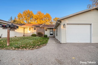 3062 Riviera Ct SE, Grand Rapids, MI 49512