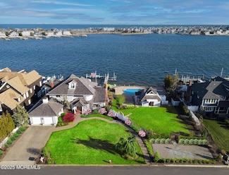 292 Dutchmans Point Rd, Mantoloking, NJ 08738