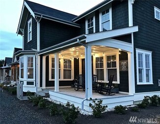 116 Horseshoe Ln, Pacific Beach, WA 98571