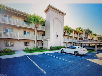 7823 Regal Heron Cir Unit 9-201, Naples, FL 34104