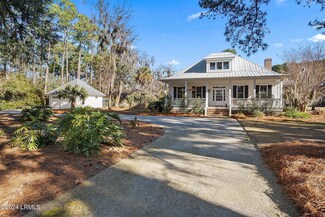 91 Dolphin Point Dr, Beaufort, SC 29907