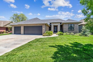 8842 W Westlakes Ct, Wichita, KS 67205