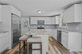 33 Linwood Dr, Coventry, RI 02816
