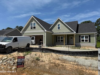 125 Tee Dr, Selma, NC 27576