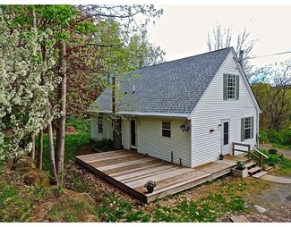 16 Bond St, Conway, MA 01341