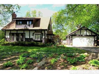 19130 19130 Lake Ave, Deephaven, MN 55391