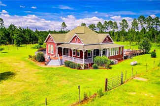 372 Cooper Rd, Surrency, GA 31563