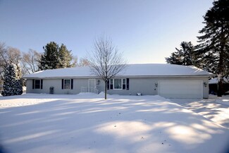 210 26th St N, Springfield, MI 49037