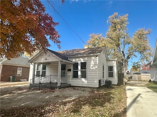 237 E Madison St, Paris, IL 61944