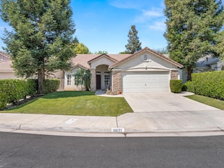 9821 N Price Ave, Fresno, CA 93720