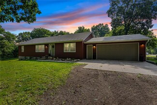 3230 51st St, Walker, IA 52352