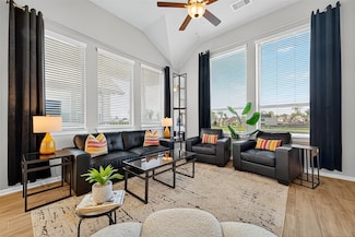 1567 Rustling Creek Dr, Missouri City, TX 77459