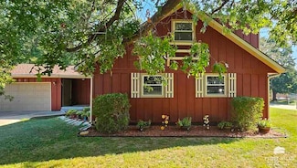 1503 2nd St, Wamego, KS 66547