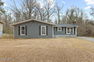 104 Shadow Brook Dr, Jacksonville, NC 28546