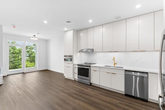 125 Cambrian Way Unit 608, Burlington, VT 05401