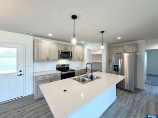 929 S Columbia Ave, Seward, NE 68434