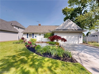 29207 Cresthaven Dr, Willowick, OH 44095