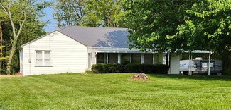 1033 Fairfield Ave, Columbiana, OH 44408
