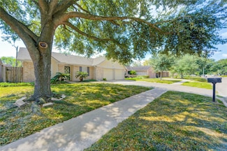 5711 Weeping Willow Rd, Houston, TX 77092