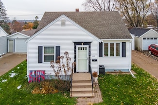 223 N 10th Ave, Wausau, WI 54401