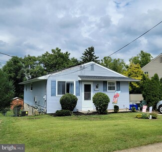 413 W Washington Ave, Magnolia, NJ 08049