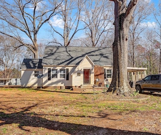 1218 W Highview Ln, Lincolnton, NC 28092