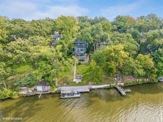 5011 E Lake Shore Dr, Wonder Lake, IL 60097
