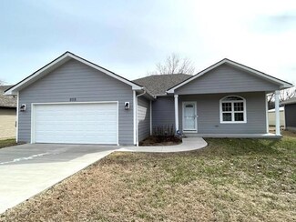 808 E 31st St, Pittsburg, KS 66762
