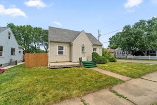 1455 Forest Ave, Waterloo, IA 50702