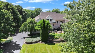1534 High Hollow Dr, Ann Arbor, MI 48103