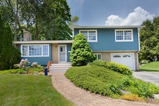 12 Crosby St, Webster, MA 01570