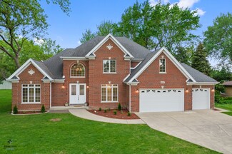 932 E Glencoe St, Palatine, IL 60074
