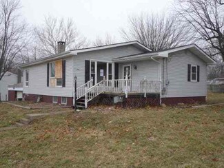 720 E 11th St, Bicknell, IN 47512