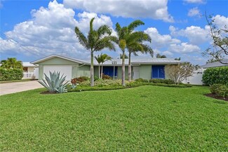 3711 Royal Palm Dr, Bradenton, FL 34210