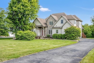 32 Gellatly Dr, Wappingers Falls, NY 12590