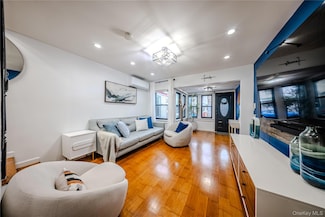 153-36 118th Ave, Jamaica, NY 11434