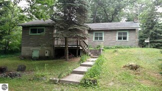 1017 S 12th St, Au Gres, MI 48703