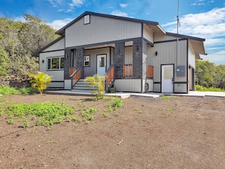 94-1638 Kaulua St, Naalehu, HI 96772