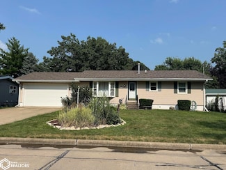 114 Centennial Dr, Mediapolis, IA 52637