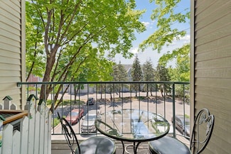 32 11th Ave S Unit 204, Hopkins, MN 55343