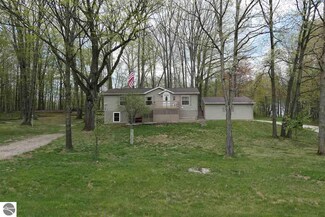1278 Clubhouse Dr, Weidman, MI 48893