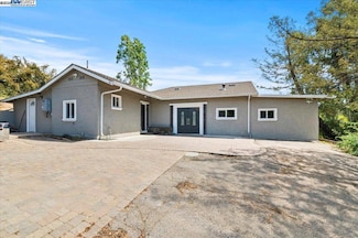 25774 Clover Rd, Hayward, CA 94542