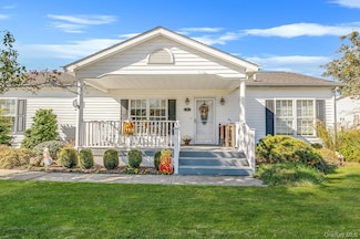 1407 Middle Rd Unit 258, Calverton, NY 11933