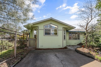 180 Ohio St, Ashland, OR 97520