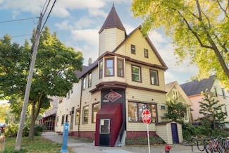 2498 N Bartlett Ave, Milwaukee, WI 53211