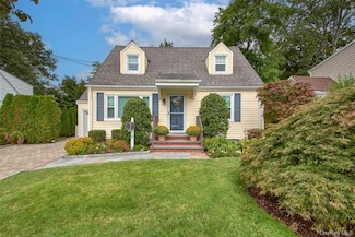 15 Maywood Ave, Port Chester, NY 10573