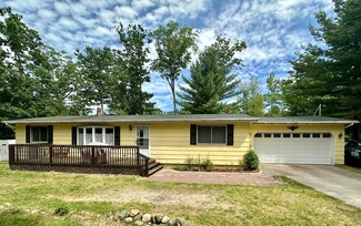 338 Chickasaw St, Roscommon, MI 48653